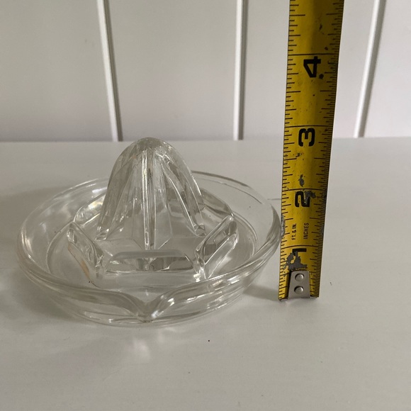 Vintage Glass Citrus Juicer Reamer Handle Spout Fresh Lemon squeezer kitchen - Picture 6 of 9